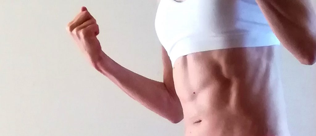 健康美　女子　腹筋