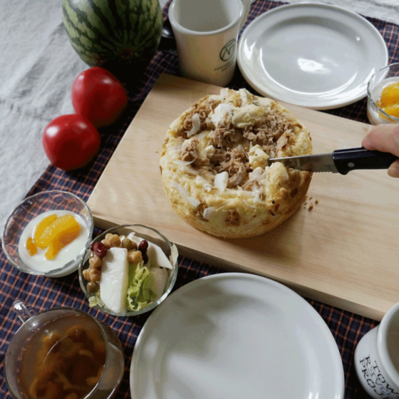 onion tuna bread, spicy nameko soup for breakfasat love my body love y life vanillafrosted