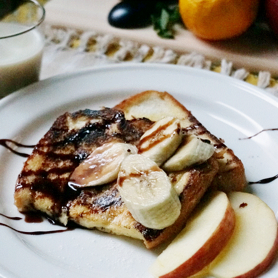 朝ごはん = チョコバナナ　ココナッツオイル　フレンチトースト、ポテトポタージュスープ　