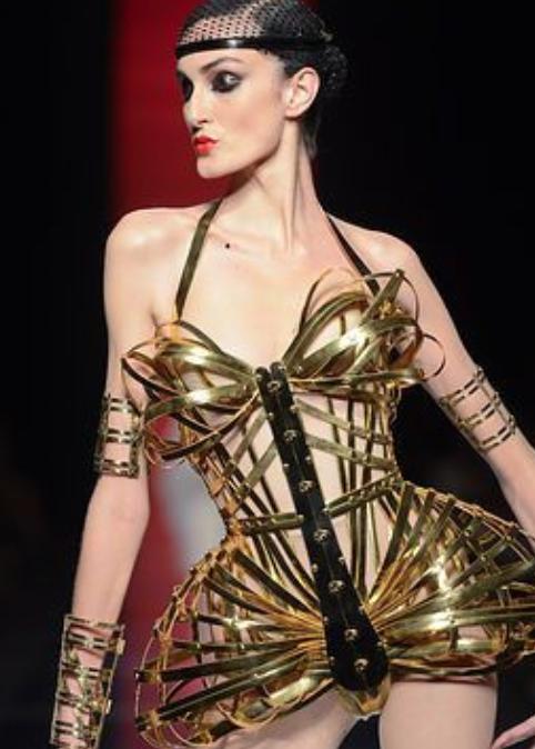 Vivienne Westwood ヴィヴィアン ウェスト VanFROSTED バニラフロスト ビキニエリート優勝 FWJ IFBB Aprilis Championships オリンピア つけまつげ 2023 2024 フィットネス大会 ボディービルディング bikini fitness body building fwh 初心者 ヒール つけま ハリウッド