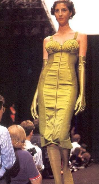 Vivienne Westwood ヴィヴィアン ウェスト VanFROSTED バニラフロスト ビキニエリート優勝 FWJ IFBB Aprilis Championships オリンピア つけまつげ 2023 2024 フィットネス大会 ボディービルディング bikini fitness body building fwh 初心者 ヒール つけま ハリウッド