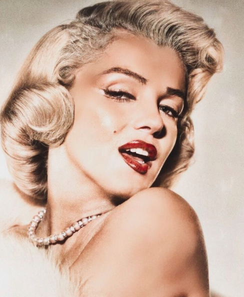 VanFROSTED バニラフロスト ビキニエリート優勝 FWJ IFBB Aprilis Championships オリンピア つけまつげ 2023 2024 フィットネス大会 ボディービルディング bikini fitness body building fwh 初心者 ヒール マリリン モンロー オードリー ヘップバーン キャッツアイ USP stamp Marilyn Monroe