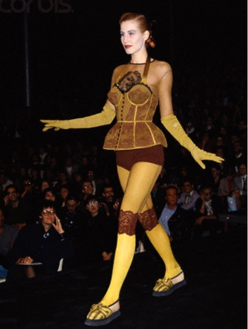 Vivienne Westwood ヴィヴィアン ウェスト VanFROSTED バニラフロスト ビキニエリート優勝 FWJ IFBB Aprilis Championships オリンピア つけまつげ 2023 2024 フィットネス大会 ボディービルディング bikini fitness body building fwh 初心者 ヒール つけま ハリウッド