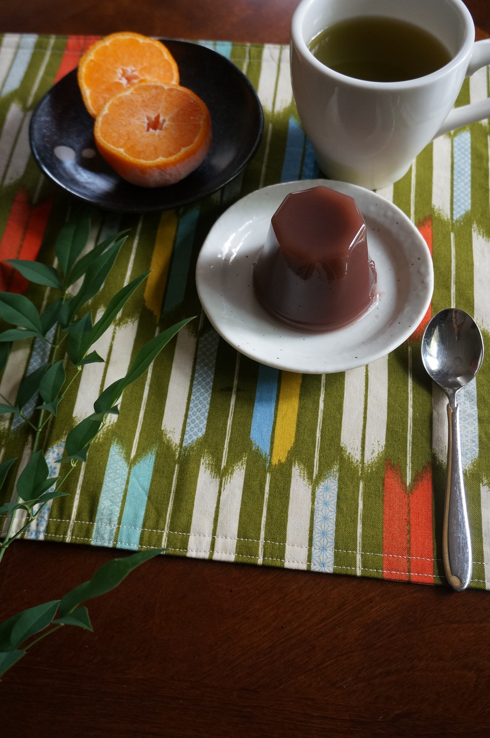 MATCHA at NOON with miz-yokan chilled soft adzuki‐bean jelly and frozen tangerine on Yagasuri yomogi cotton placemat