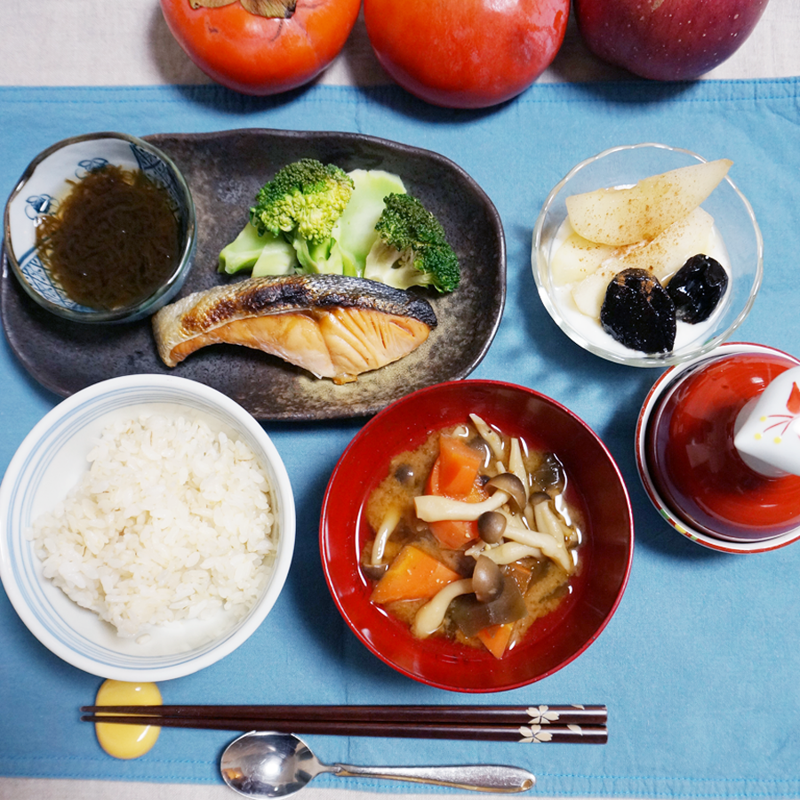 BREAKFAST bkf = grilled salmon, Mozuku seeweed, broccoli,  carrot Shimeji mushroom miso soup, rice
